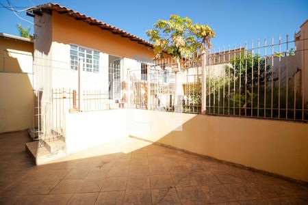 Casa à venda com 202m², 5 quartos e 4 vagas Casa à venda com 202m², 5 quartos e 4 vagasQuitnal