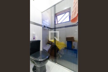 Casa à venda com 202m², 5 quartos e 4 vagas Casa à venda com 202m², 5 quartos e 4 vagasBanheiro da Suíte 02