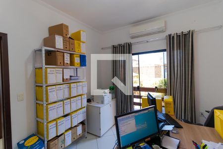 Casa à venda com 202m², 5 quartos e 4 vagas Casa à venda com 202m², 5 quartos e 4 vagasQuarto 01