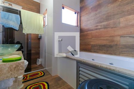 Casa à venda com 202m², 5 quartos e 4 vagas Casa à venda com 202m², 5 quartos e 4 vagasBanheiro da Suíte 01