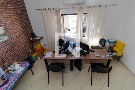 Casa à venda com 202m², 5 quartos e 4 vagas Casa à venda com 202m², 5 quartos e 4 vagasSalas