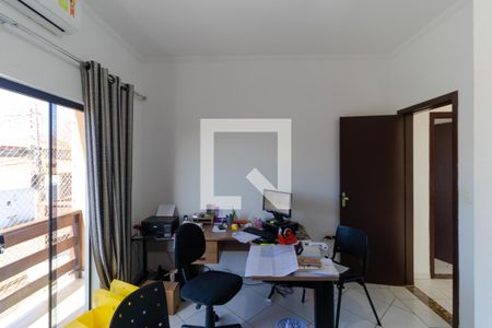 Casa à venda com 202m², 5 quartos e 4 vagas Casa à venda com 202m², 5 quartos e 4 vagasSuíte 02