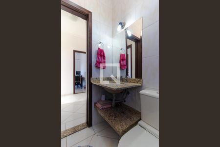 Casa à venda com 202m², 5 quartos e 4 vagas Casa à venda com 202m², 5 quartos e 4 vagasBanheiro 02