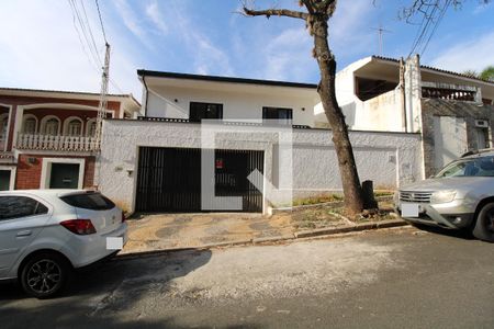 Casa à venda com 320m², 3 quartos e 4 vagasFachada