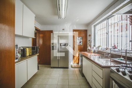 Casa à venda com 500m², 4 quartos e 4 vagas Casa à venda com 500m², 4 quartos e 4 vagasCozinha - Armários