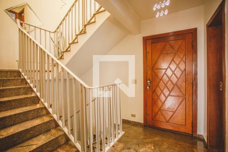 Casa à venda com 500m², 4 quartos e 4 vagas Casa à venda com 500m², 4 quartos e 4 vagasCorredor