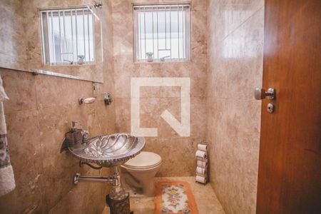 Casa à venda com 500m², 4 quartos e 4 vagas Casa à venda com 500m², 4 quartos e 4 vagasLavabo