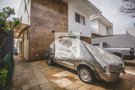 Casa à venda com 500m², 4 quartos e 4 vagas Casa à venda com 500m², 4 quartos e 4 vagasGaragem