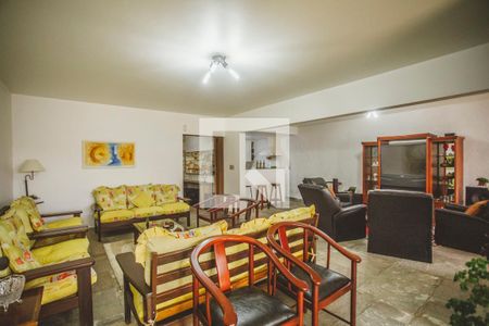 Casa à venda com 500m², 4 quartos e 4 vagas Casa à venda com 500m², 4 quartos e 4 vagasSalão de Festas