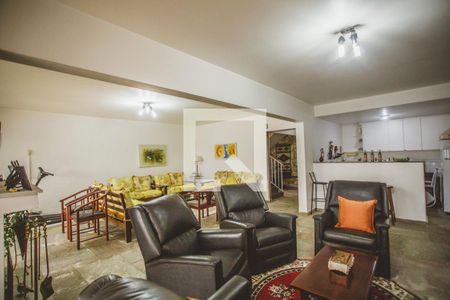 Casa à venda com 500m², 4 quartos e 4 vagas Casa à venda com 500m², 4 quartos e 4 vagasSalão de Festas