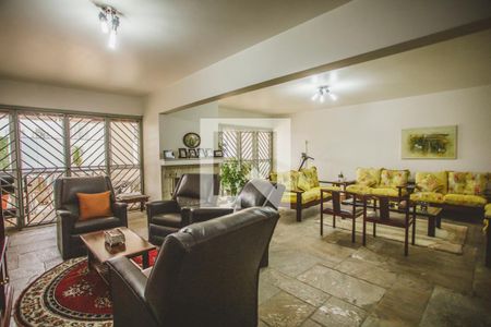 Casa à venda com 500m², 4 quartos e 4 vagas Casa à venda com 500m², 4 quartos e 4 vagasSalão de Festas