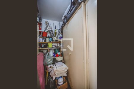 Casa à venda com 500m², 4 quartos e 4 vagas Casa à venda com 500m², 4 quartos e 4 vagasQuarto de Serviço