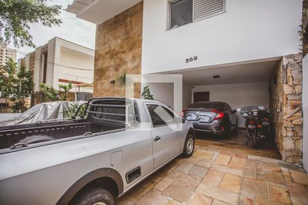 Casa à venda com 500m², 4 quartos e 4 vagas Casa à venda com 500m², 4 quartos e 4 vagasGaragem
