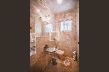 Casa à venda com 500m², 4 quartos e 4 vagas Casa à venda com 500m², 4 quartos e 4 vagasLavabo