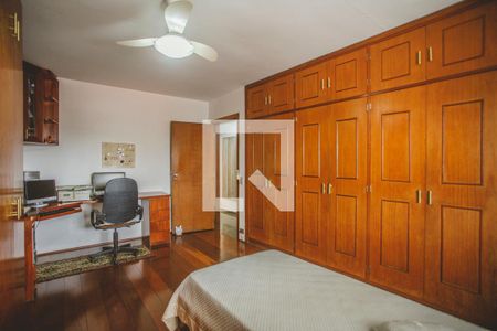 Casa à venda com 500m², 4 quartos e 4 vagas Casa à venda com 500m², 4 quartos e 4 vagasQuarto 4 - Ármarios