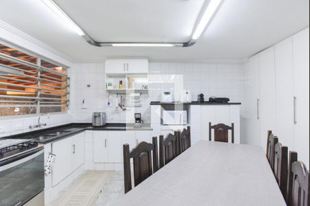 Casa à venda com 227m², 4 quartos e 2 vagas Casa à venda com 227m², 4 quartos e 2 vagasCozinha