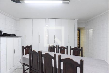 Casa à venda com 227m², 4 quartos e 2 vagas Casa à venda com 227m², 4 quartos e 2 vagasCozinha