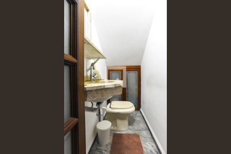 Casa à venda com 227m², 4 quartos e 2 vagas Casa à venda com 227m², 4 quartos e 2 vagasBanheiro 2