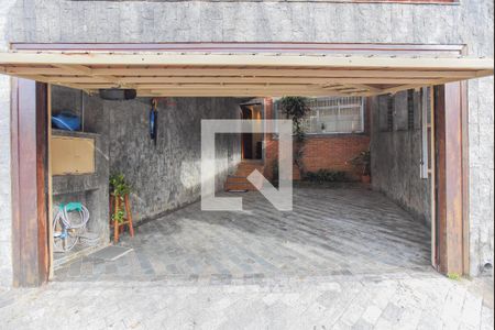 Casa à venda com 227m², 4 quartos e 2 vagas Casa à venda com 227m², 4 quartos e 2 vagasGaragem