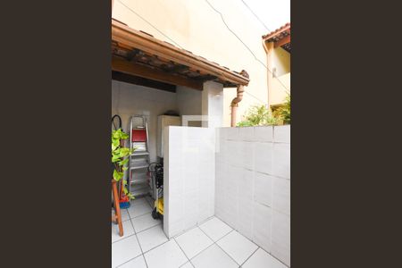 Casa à venda com 227m², 4 quartos e 2 vagas Casa à venda com 227m², 4 quartos e 2 vagasQuintal