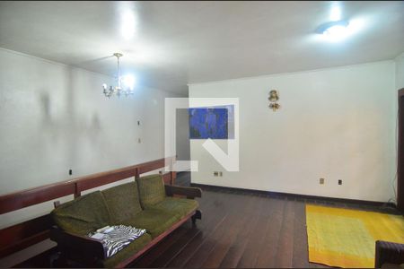 Casa à venda com 333m², 4 quartos e 2 vagasSala de TV