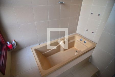 Casa à venda com 333m², 4 quartos e 2 vagasBanheiro Suíte