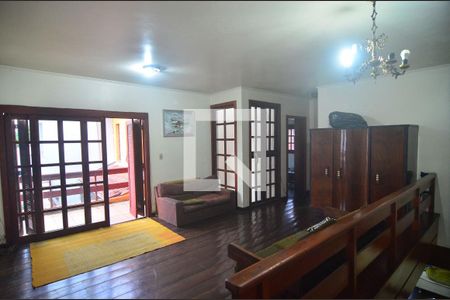 Casa à venda com 333m², 4 quartos e 2 vagasSala de TV