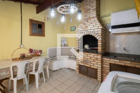 Casa à venda com 165m², 3 quartos e 4 vagas Casa à venda com 165m², 3 quartos e 4 vagasChurrasqueira / Área de Serviço