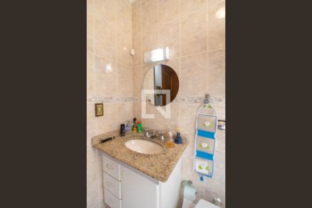 Casa à venda com 165m², 3 quartos e 4 vagas Casa à venda com 165m², 3 quartos e 4 vagasBanheiro