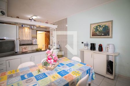 Casa à venda com 165m², 3 quartos e 4 vagas Casa à venda com 165m², 3 quartos e 4 vagasCozinha