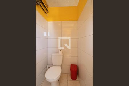 Casa à venda com 165m², 3 quartos e 4 vagas Casa à venda com 165m², 3 quartos e 4 vagasBanheiro da Garagem