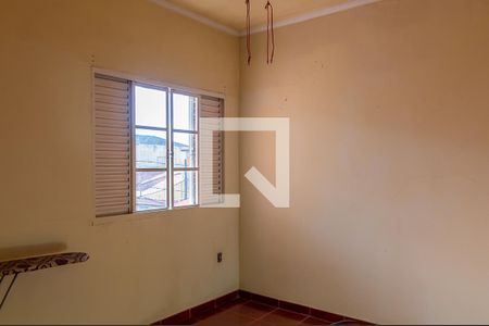 Casa à venda com 243m², 3 quartos e 3 vagasQuarto 2