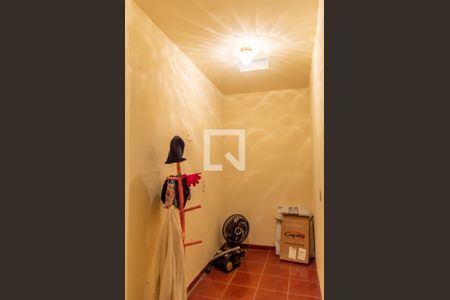 Casa à venda com 243m², 3 quartos e 3 vagasEscritório