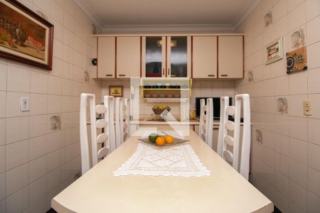 Casa à venda com 300m², 3 quartos e 4 vagasCozinha