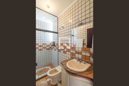 Casa à venda com 202m², 3 quartos e 8 vagas Casa à venda com 202m², 3 quartos e 8 vagasBanheiro