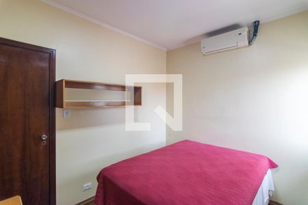 Casa à venda com 202m², 3 quartos e 8 vagas Casa à venda com 202m², 3 quartos e 8 vagasQuarto 3