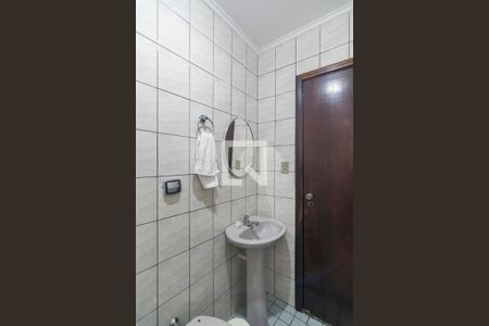 Casa à venda com 202m², 3 quartos e 8 vagas Casa à venda com 202m², 3 quartos e 8 vagasBanheiro de Serviço