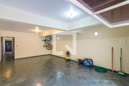 Casa à venda com 202m², 3 quartos e 8 vagas Casa à venda com 202m², 3 quartos e 8 vagasGaragem