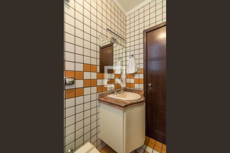 Casa à venda com 202m², 3 quartos e 8 vagas Casa à venda com 202m², 3 quartos e 8 vagasBanheiro