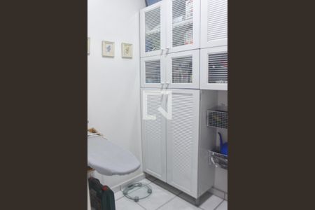 Apartamento à venda com 363m², 3 quartos e 3 vagas Apartamento à venda com 363m², 3 quartos e 3 vagasÁrea de Serviço
