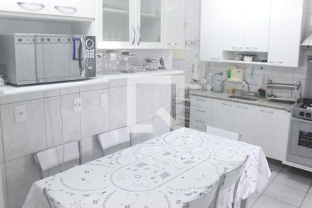Apartamento à venda com 363m², 3 quartos e 3 vagas Apartamento à venda com 363m², 3 quartos e 3 vagasCozinha