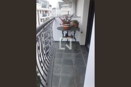 Apartamento à venda com 363m², 3 quartos e 3 vagas Apartamento à venda com 363m², 3 quartos e 3 vagasVaranda