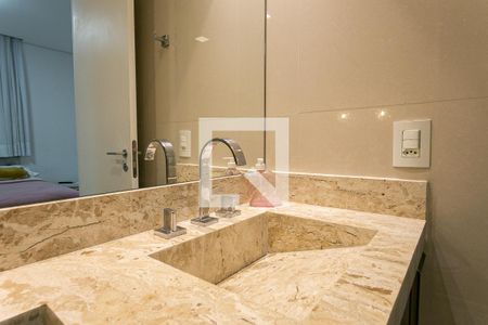 Apartamento à venda com 102m², 2 quartos e 2 vagas Apartamento à venda com 102m², 2 quartos e 2 vagasBanheiro da Suíte 2