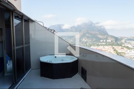 Apartamento à venda com 72m², 1 quarto e 1 vaga Apartamento à venda com 72m², 1 quarto e 1 vagaCobertura