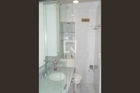 Apartamento à venda com 72m², 1 quarto e 1 vaga Apartamento à venda com 72m², 1 quarto e 1 vagaBanheiro da Suíte 1