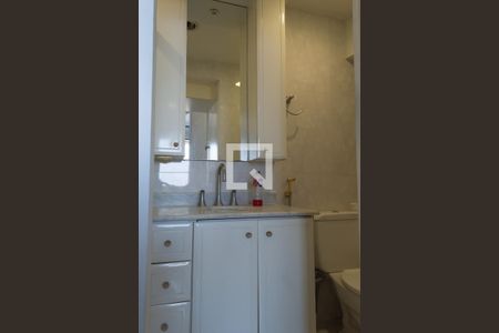 Apartamento à venda com 72m², 1 quarto e 1 vaga Apartamento à venda com 72m², 1 quarto e 1 vagaBanheiro da Suíte 1