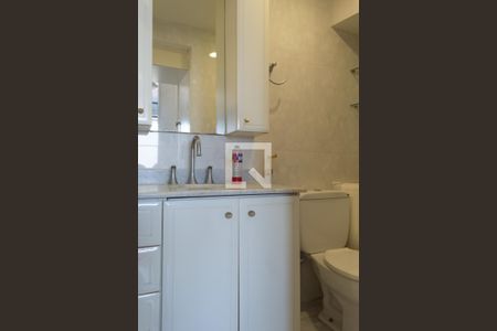 Apartamento à venda com 72m², 1 quarto e 1 vaga Apartamento à venda com 72m², 1 quarto e 1 vagaBanheiro da Suíte 1