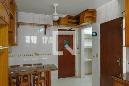 Casa à venda com 370m², 4 quartos e 3 vagasCozinha