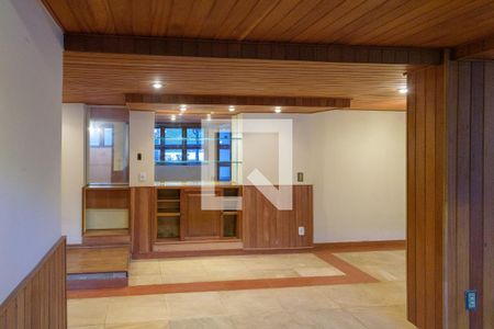 Casa à venda com 370m², 4 quartos e 3 vagasSalão de Festas