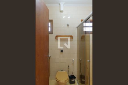 Casa à venda com 370m², 4 quartos e 3 vagasBanheiro da Suíte 2